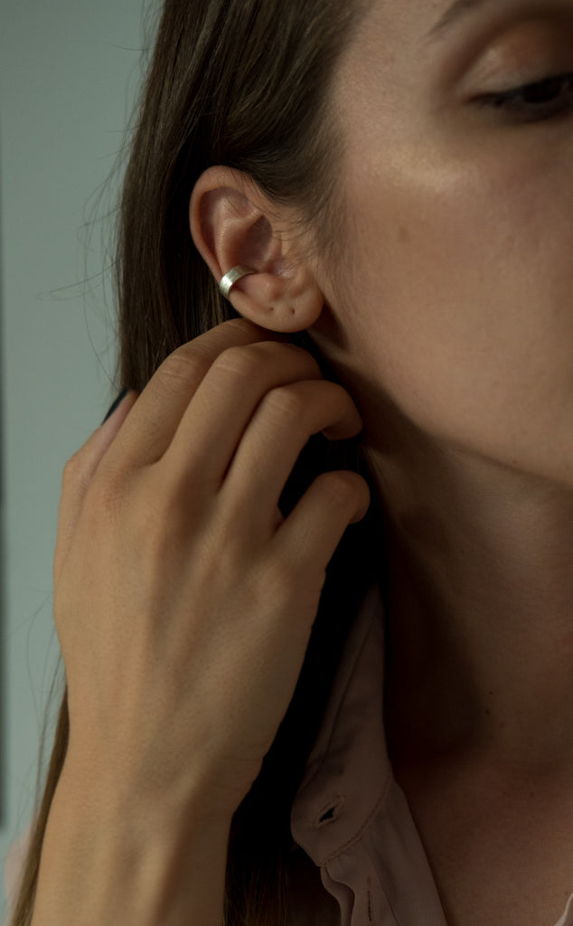 minimal ear cuff